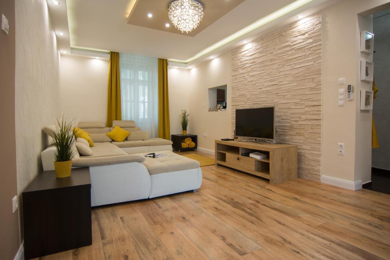 Cork Apartman Eger Exterior photo