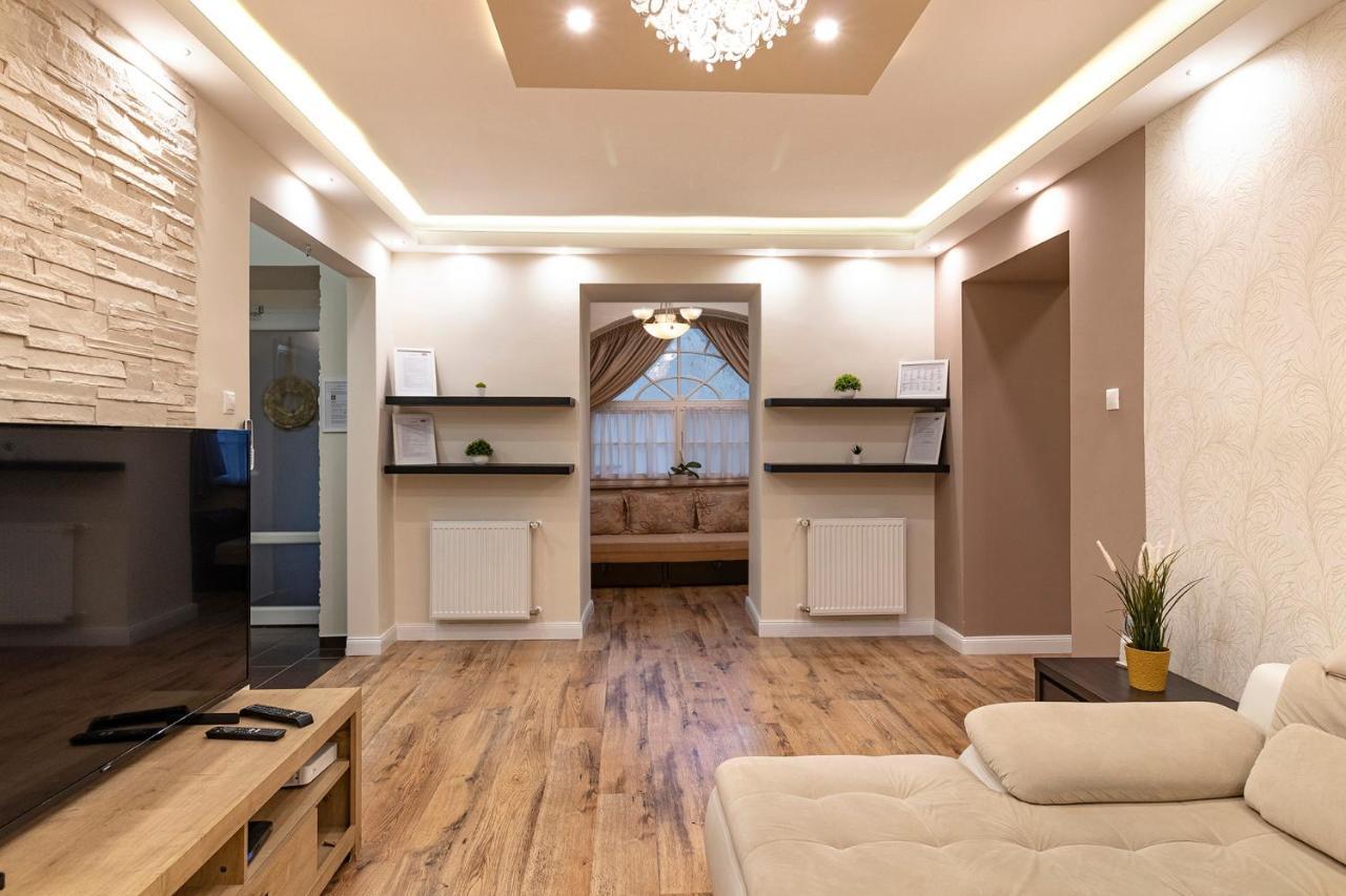 Cork Apartman Eger Exterior photo